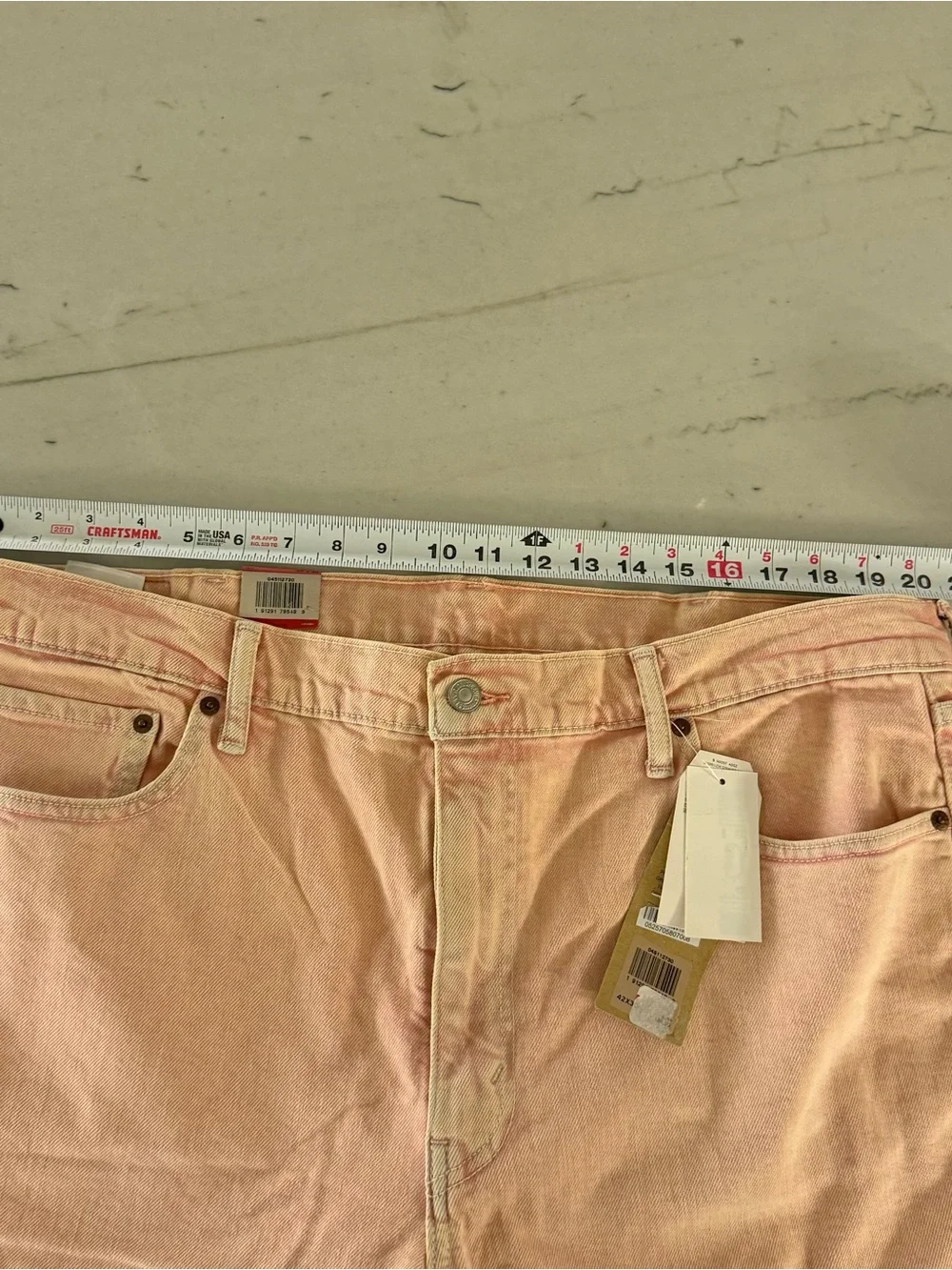 Levis soft pink